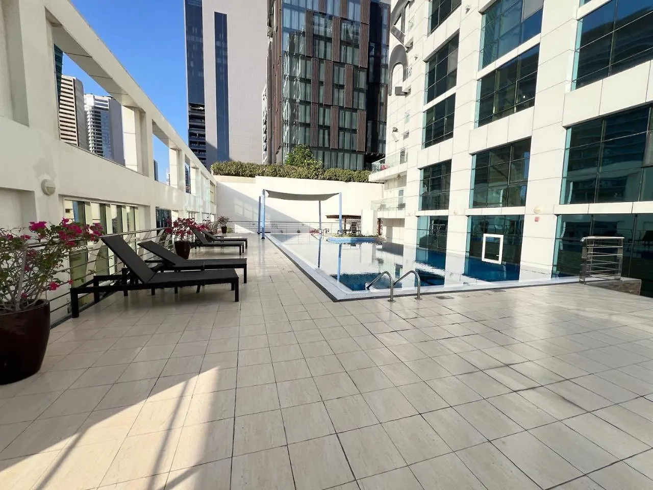 Apartment Luxury Prestige 1Br In Damac Central-02 Dubai