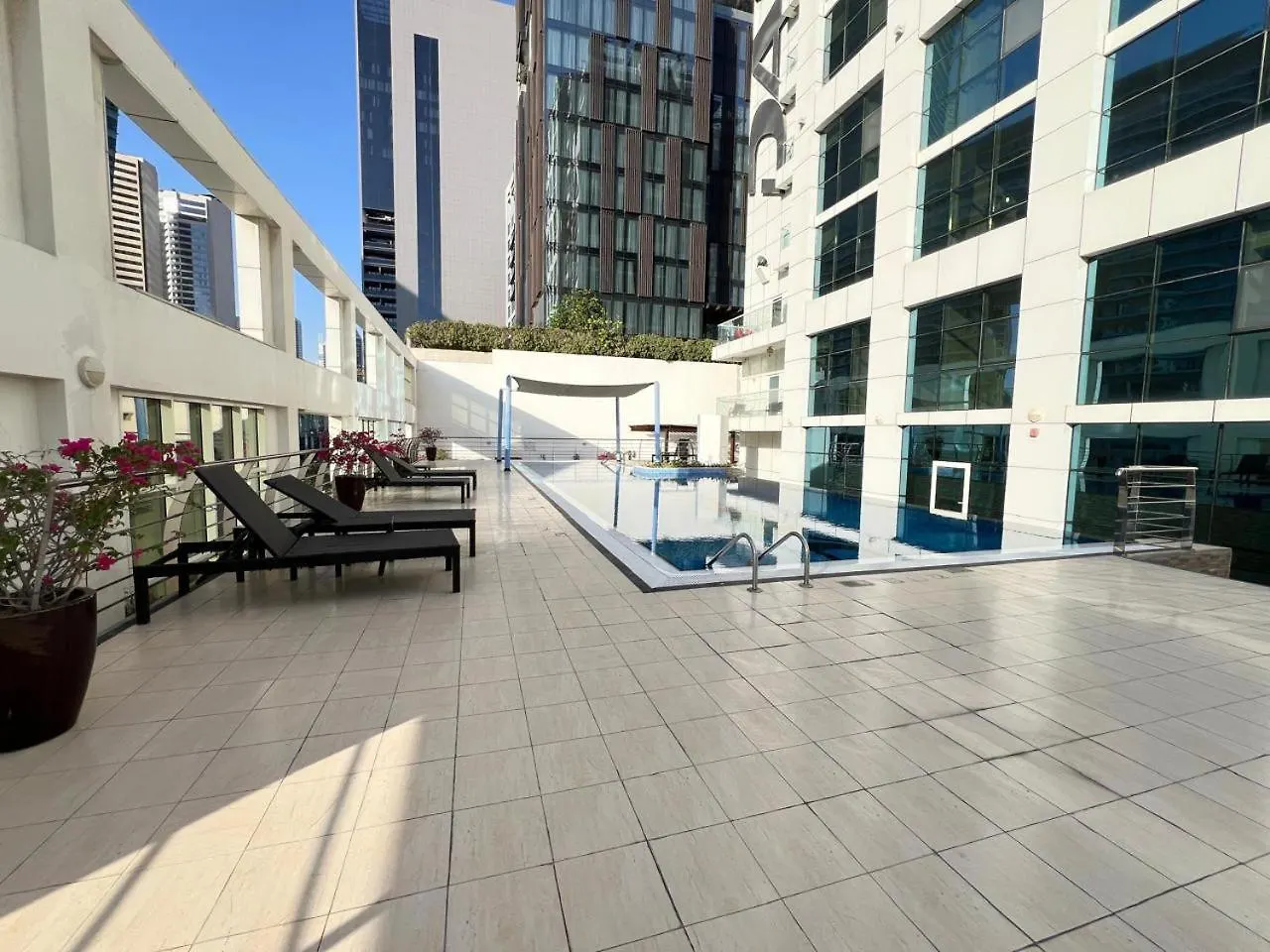 Luxury Prestige 1Br In Damac Central-02 Dubai